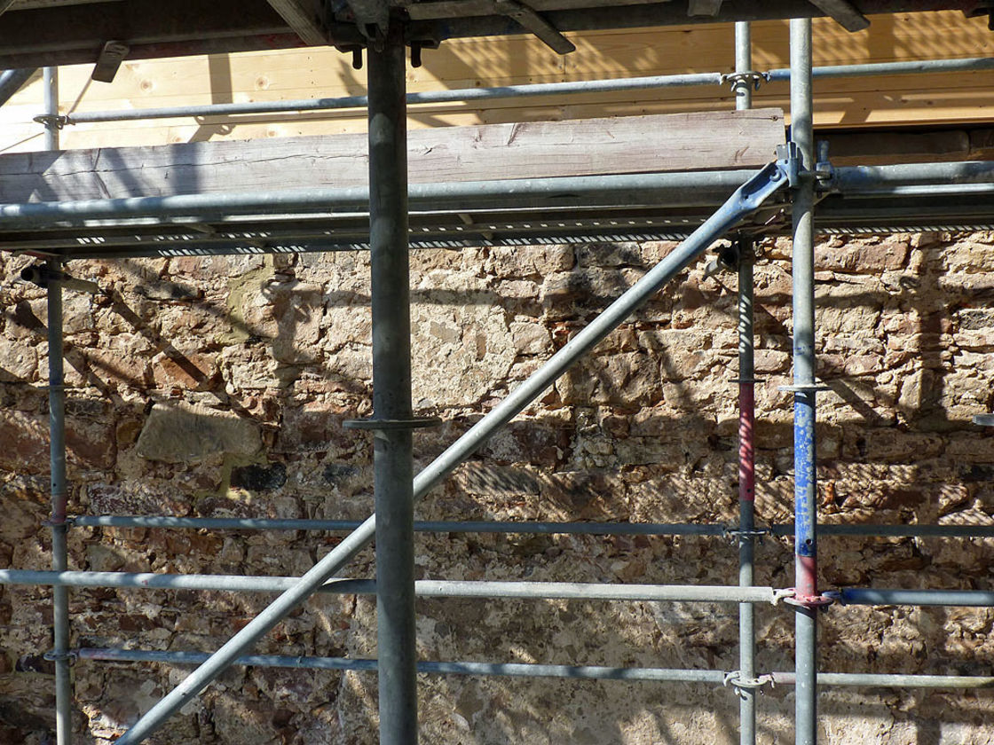 Arbeiten an der Südfassade (Foto: Karl-Franz Thiede)